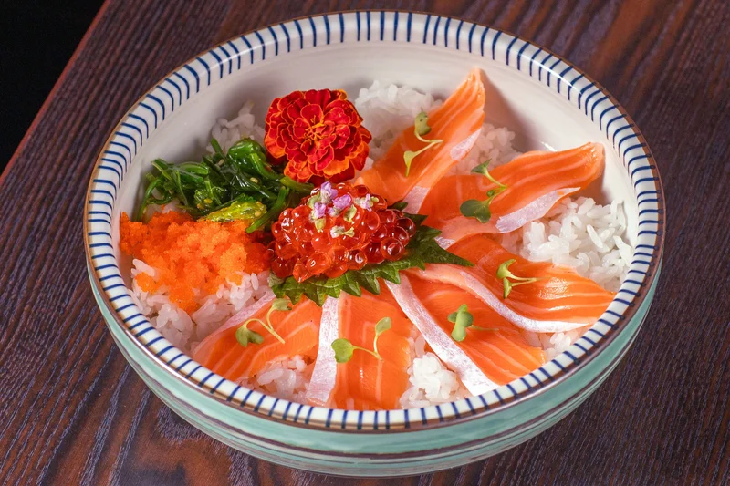 Salmon & Ikura w/ Sushi Rice